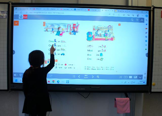 Digitale Tafel in der Grundschule Eitensheim